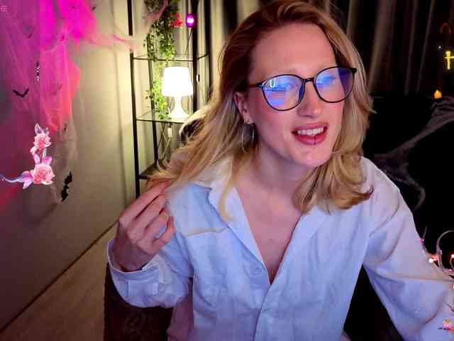 LexieSun webcam