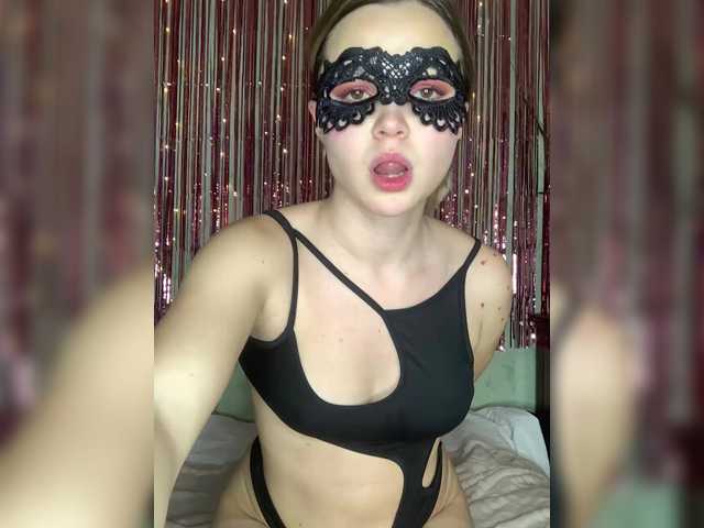 Sophialanguage's BongaCams show and profile
