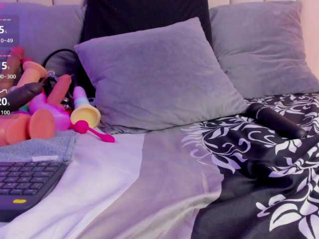 Willow-Wright's BongaCams show and profile