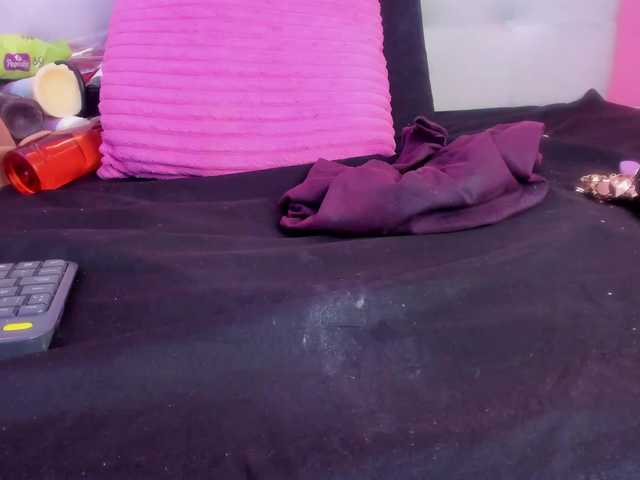 Willow-Wright's BongaCams show and profile