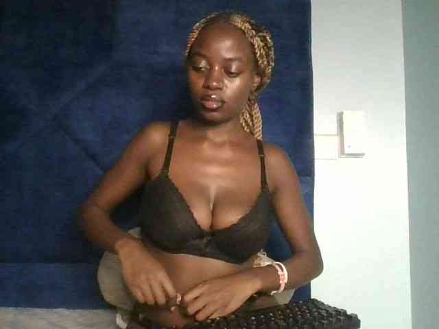 Megasexy18 webcam