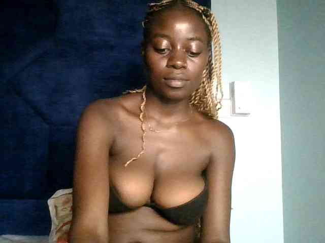 Megasexy18 webcam
