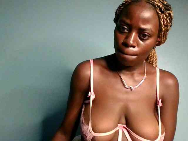 Megasexy18 webcam