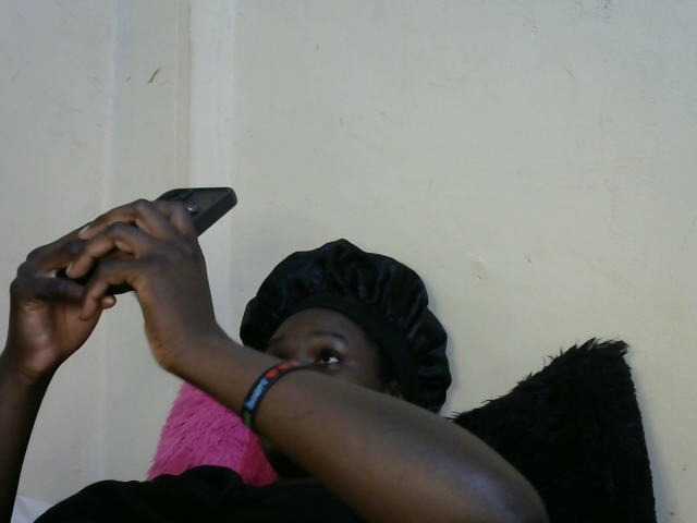 Ebonylilly254 webcam bongacams model stream image