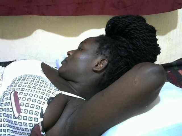 Ebonylilly254's webcam live show