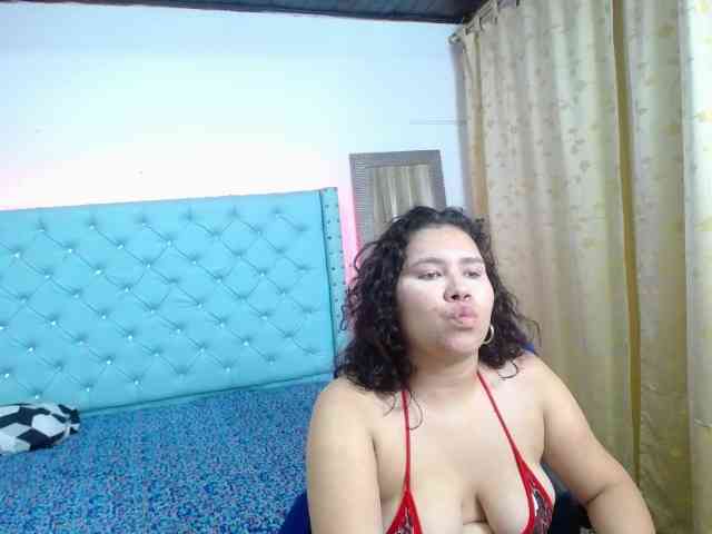 Camila-curvy18 webcam