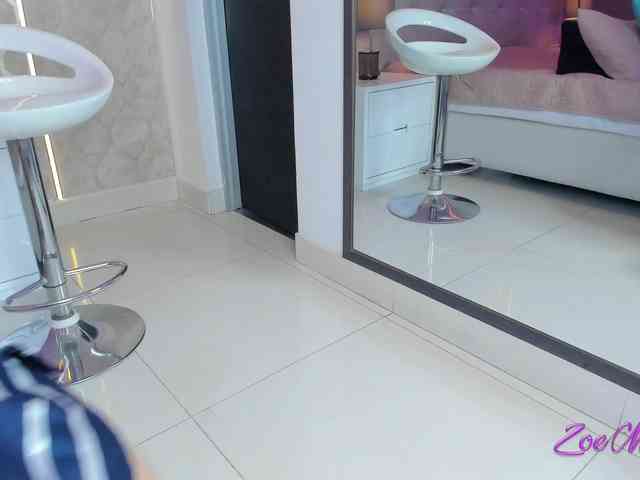 ZoeMontiel webcam