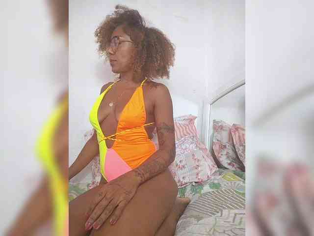CinnamonGirlBR webcam