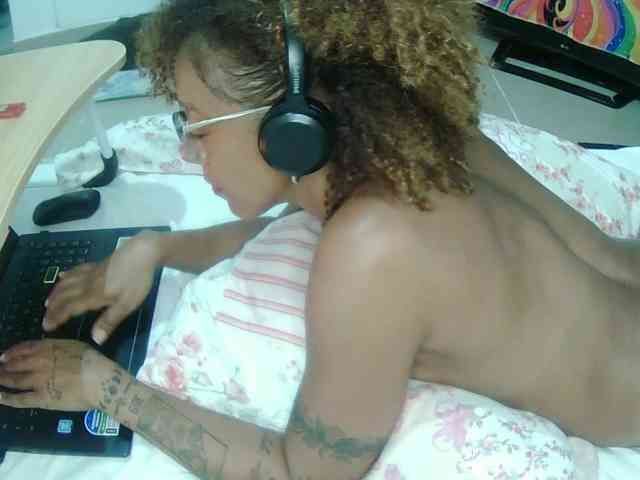 CinnamonGirlBR webcam
