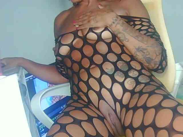 CinnamonGirlBR webcam