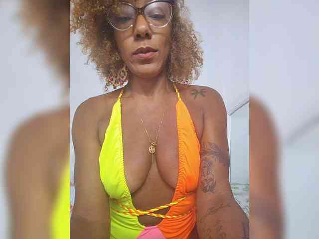 CinnamonGirlBR webcam