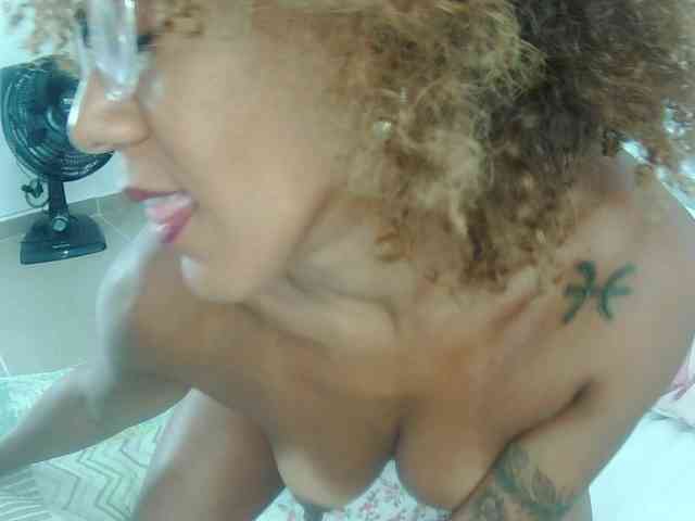 CinnamonGirlBR webcam