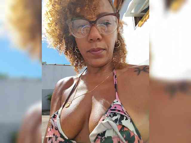 CinnamonGirlBR webcam