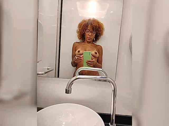 CinnamonGirlBR webcam