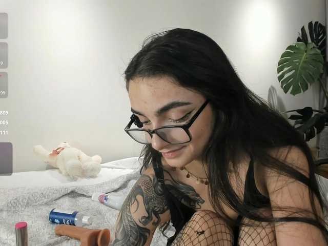 Morena-Dolcce's BongaCams show and profile