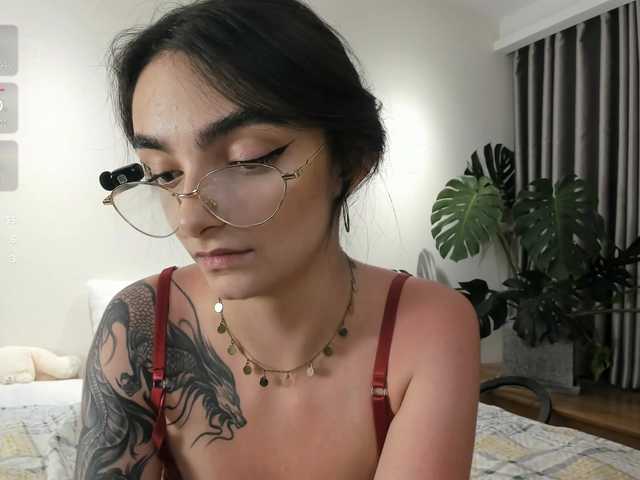 Morena-Dolcce's BongaCams show and profile