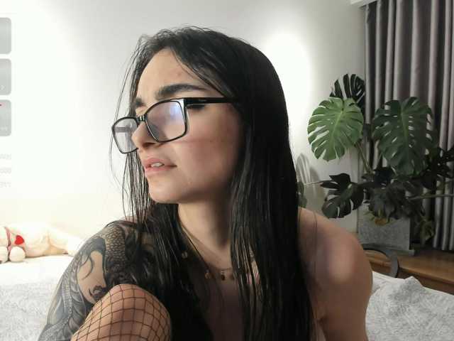 Morena-Dolcce's BongaCams show and profile