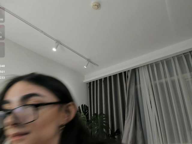 Morena-Dolcce's BongaCams show and profile