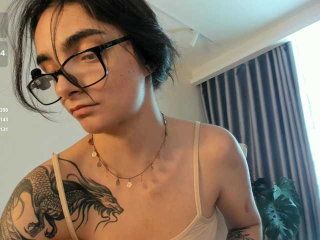 Morena-Dolcce's BongaCams show and profile