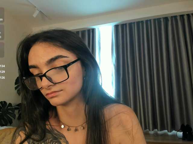 Morena-Dolcce's BongaCams show and profile