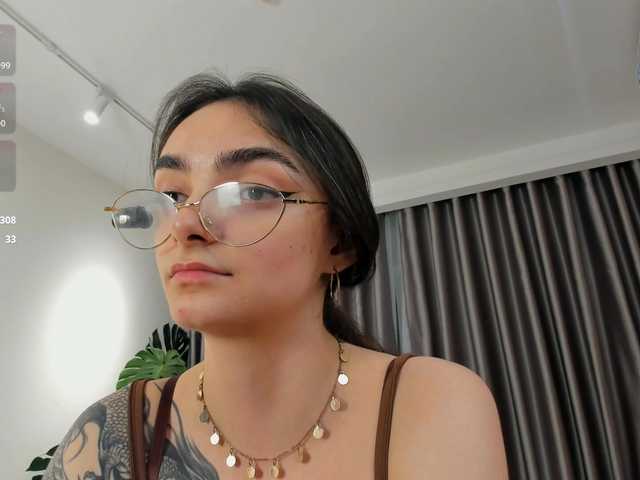 Morena-Dolcce's BongaCams show and profile