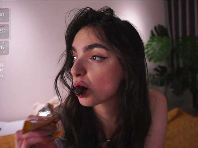 Morena-Dolcce's BongaCams show and profile