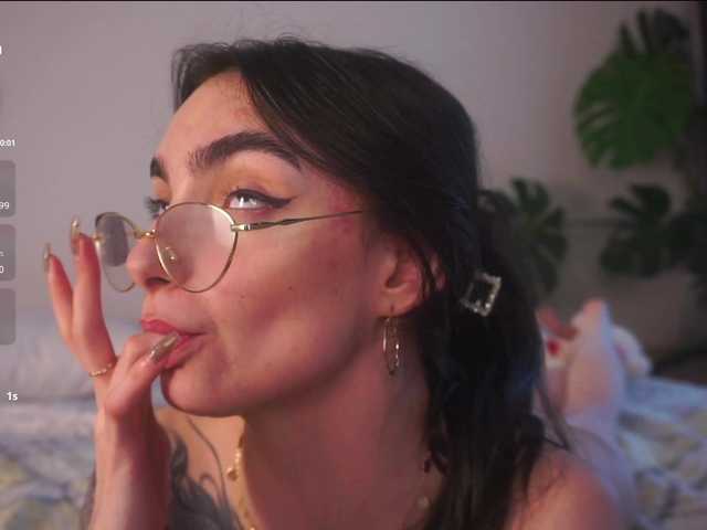 Morena-Dolcce's BongaCams show and profile