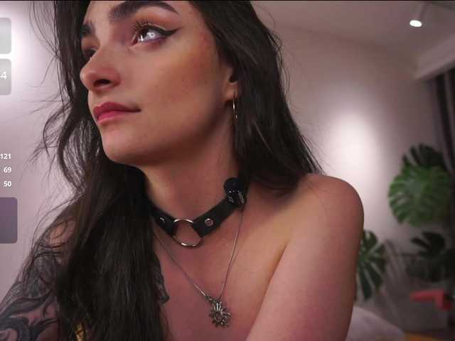 Morena-Dolcce's BongaCams show and profile