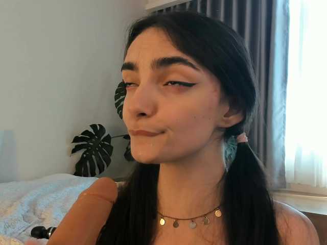 Morena-Dolcce's BongaCams show and profile