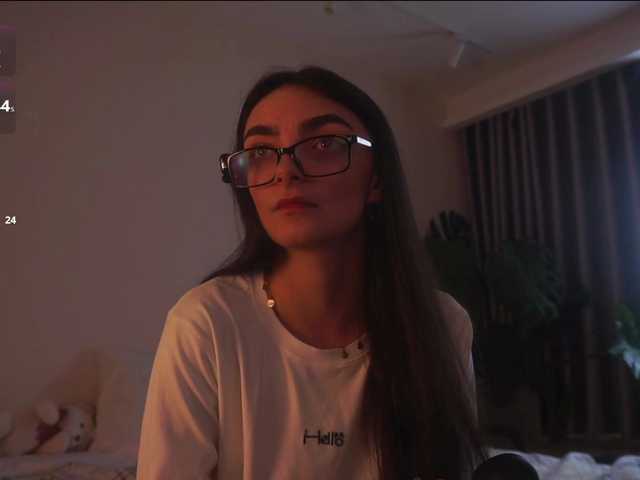 Morena-Dolcce's BongaCams show and profile