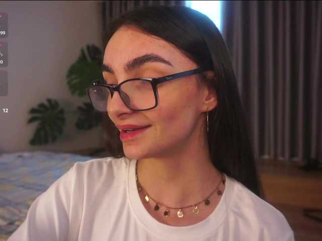 Morena-Dolcce's BongaCams show and profile