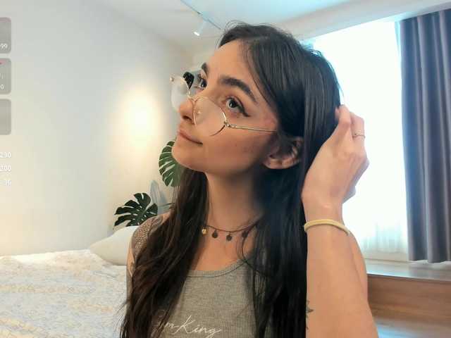 Morena-Dolcce's BongaCams show and profile