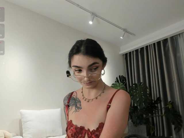 Morena-Dolcce's BongaCams show and profile