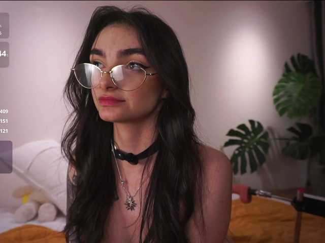 Morena-Dolcce's BongaCams show and profile