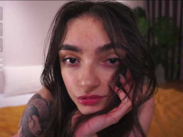 Morena-Dolcce's BongaCams show and profile