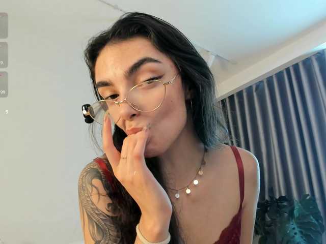 Morena-Dolcce's BongaCams show and profile