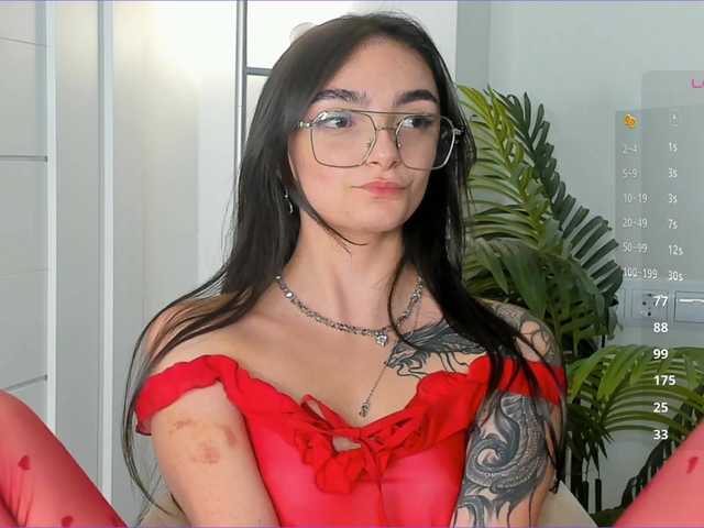 Morena-Dolcce's BongaCams show and profile