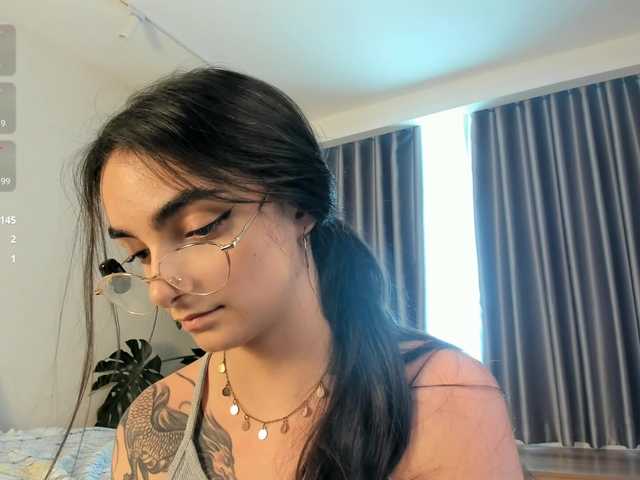 Morena-Dolcce's BongaCams show and profile