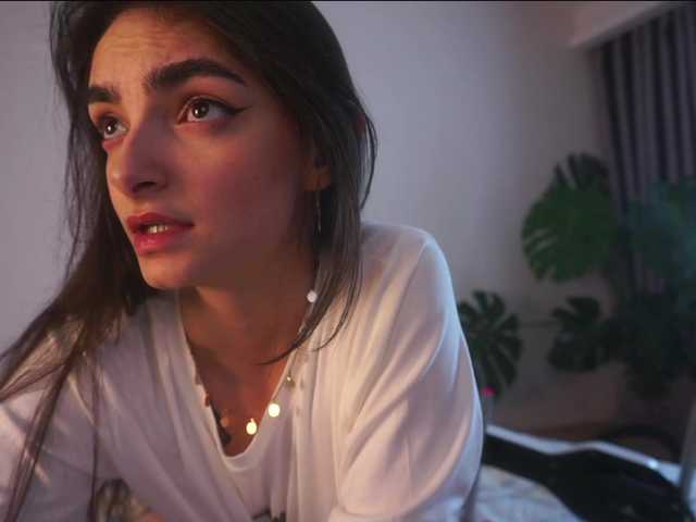 Morena-Dolcce's BongaCams show and profile