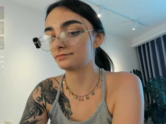 Morena-Dolcce's BongaCams show and profile