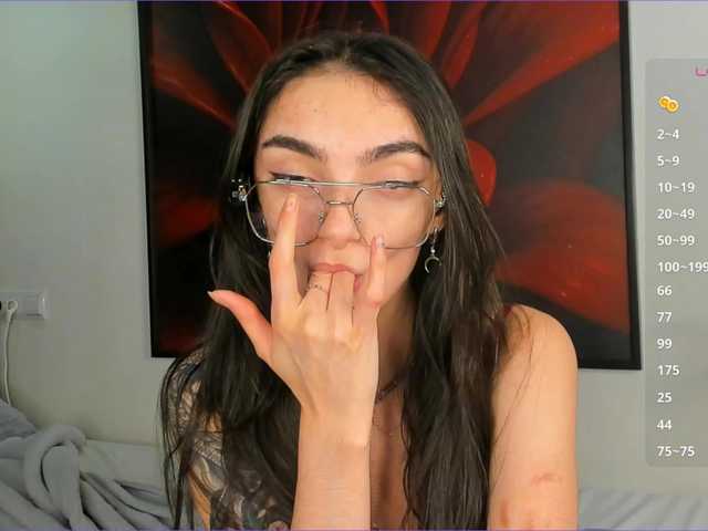 Morena-Dolcce's BongaCams show and profile