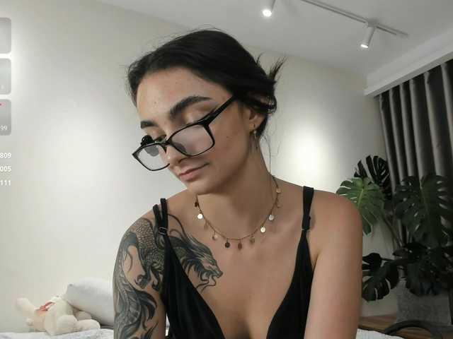 Morena-Dolcce's BongaCams show and profile