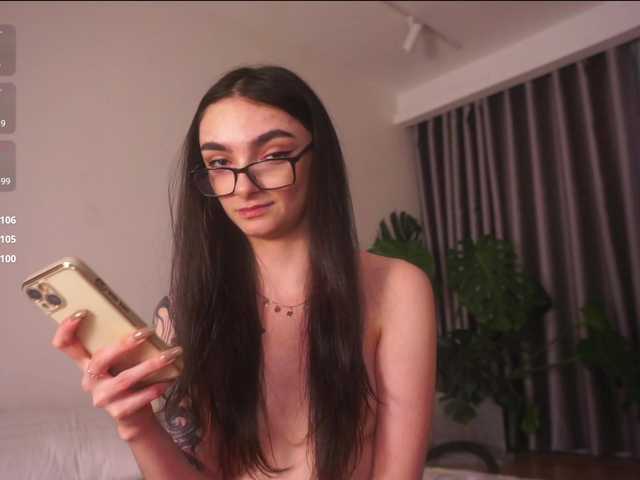 Morena-Dolcce's BongaCams show and profile