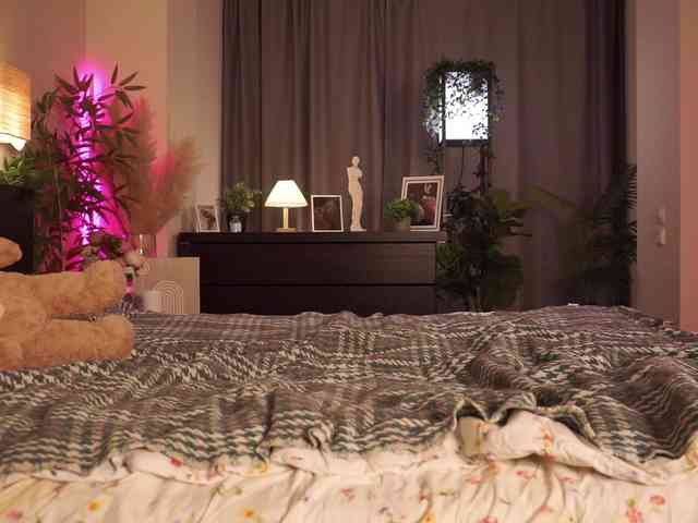 Morena-Dolcce Live Webcam on BongaCams