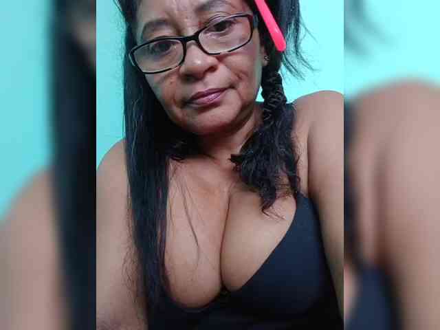 Lucerito17 webcam