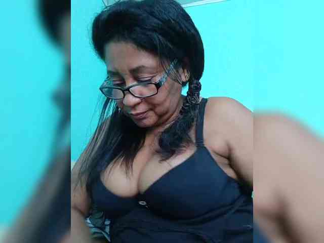 Lucerito17 webcam