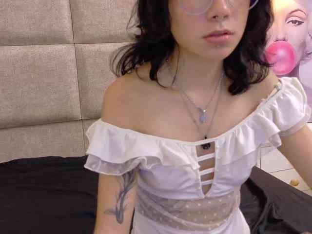 DakottaRay webcam