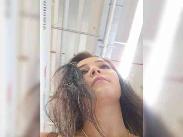 AlleSquirtStreetQueen webcam