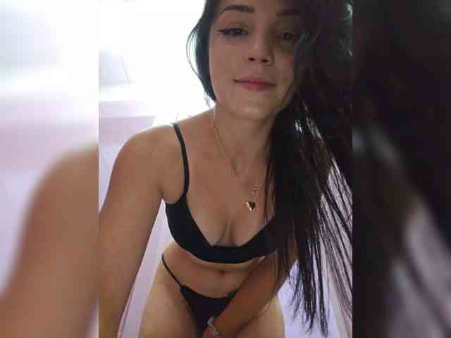 AlleSquirtStreetQueen webcam
