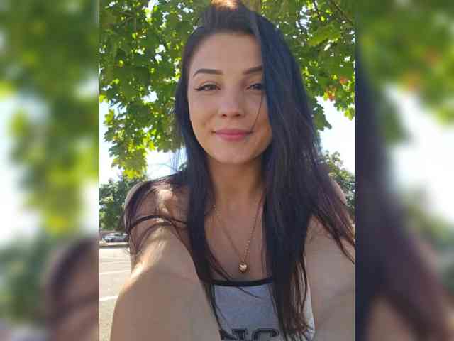 AlleSquirtStreetQueen webcam